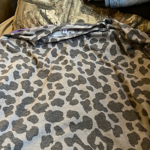 Womens size 2xl shirts - Picture 2 of 2